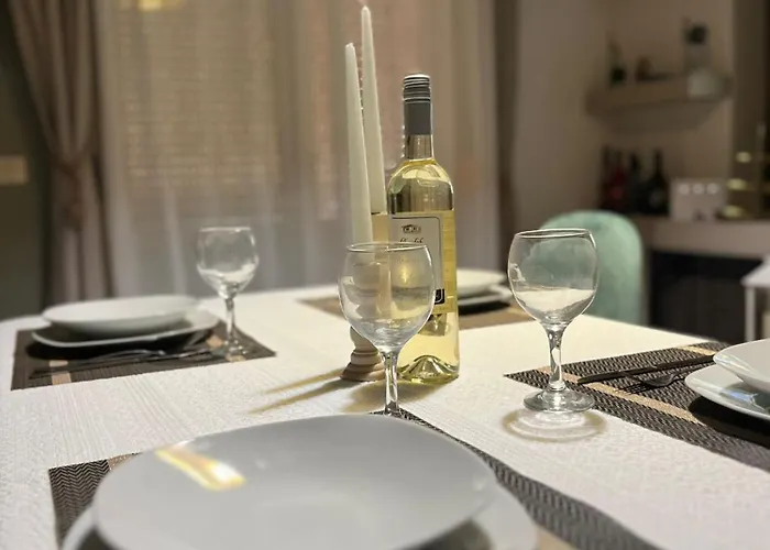 Theomar Apartament *